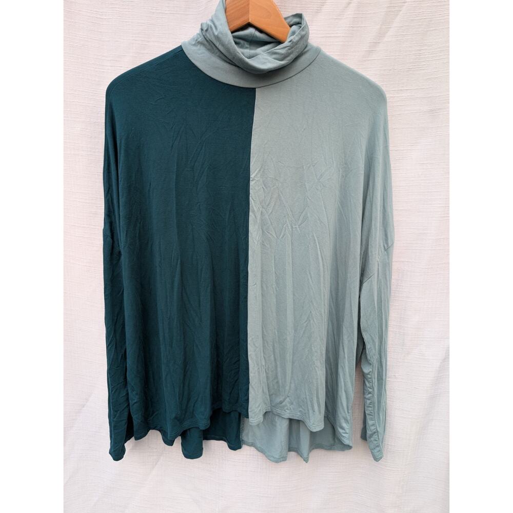 WynneLayers Colorblock Mock Neck Long Sleeve Top Sz M Turquoise Aqua Soft Knit
